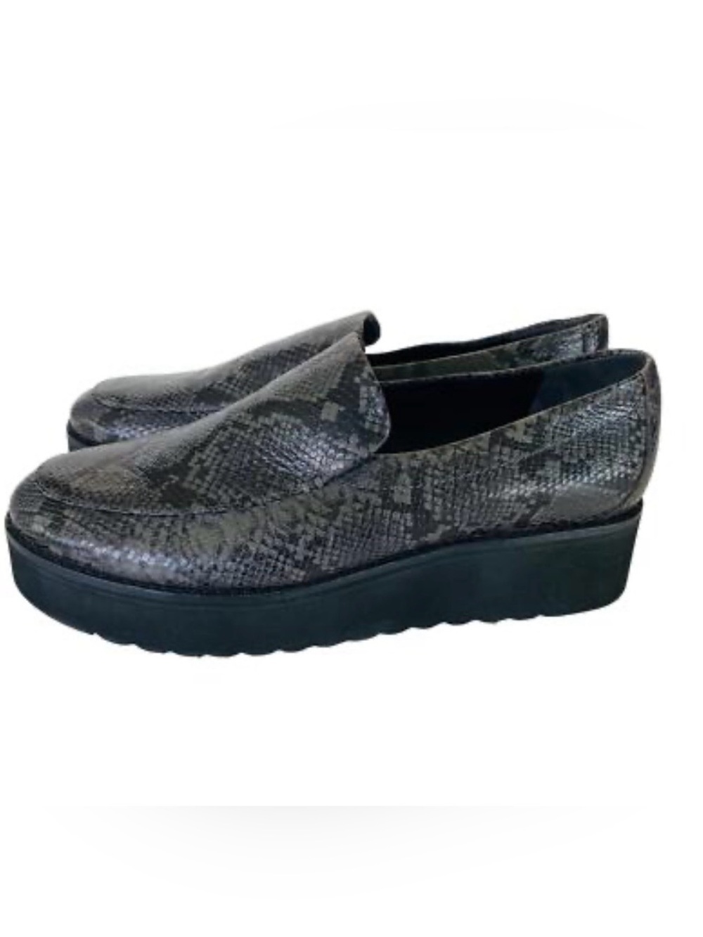 Vince zeta Snake-Print Loafers in Gray size 6.5